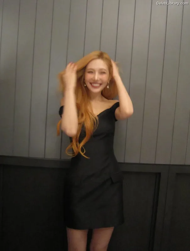 Park Soo-young (Joy - Red Velvet) photo 7 of 347