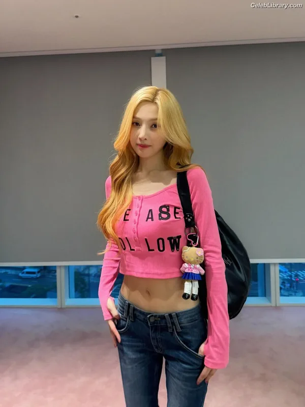 Park Soo-young (Joy - Red Velvet) photo 7 of 347