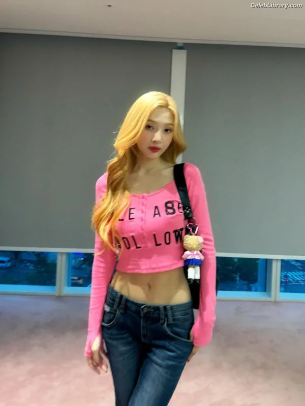 Park Soo-young (Joy - Red Velvet) photo 10 of 347