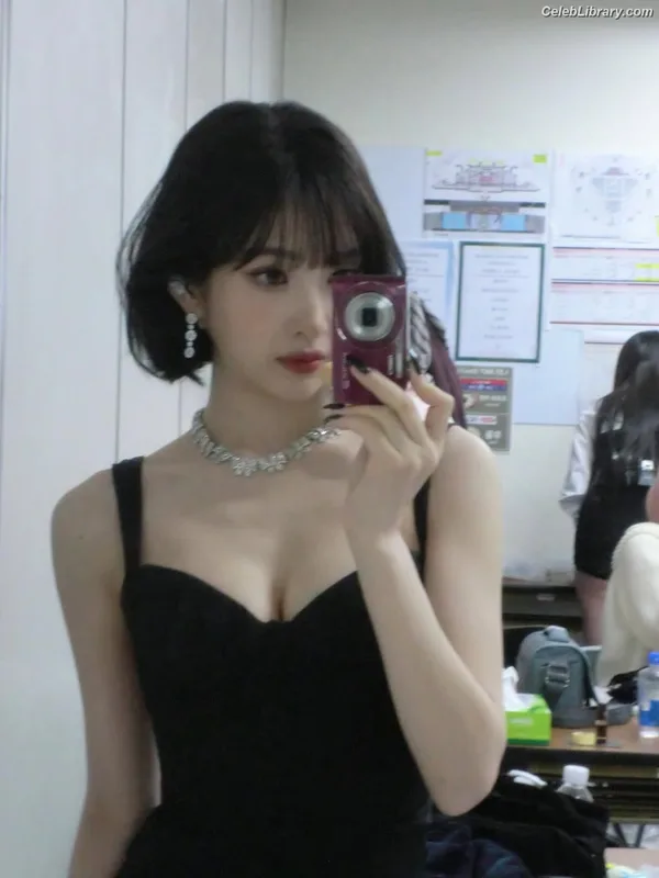 Park Soo-young (Joy - Red Velvet) photo 11 of 347