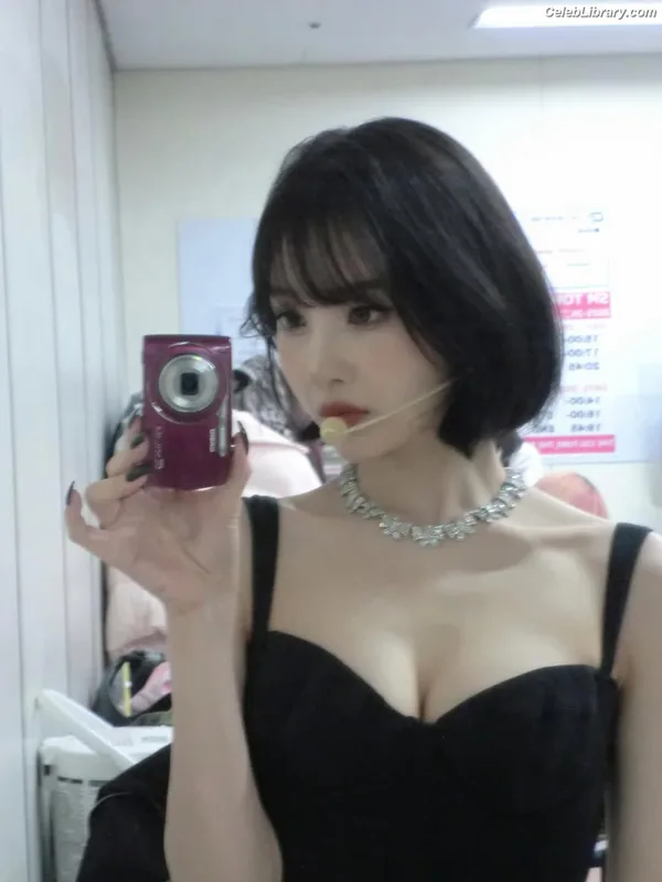 Park Soo-young (Joy - Red Velvet) photo 14 of 347