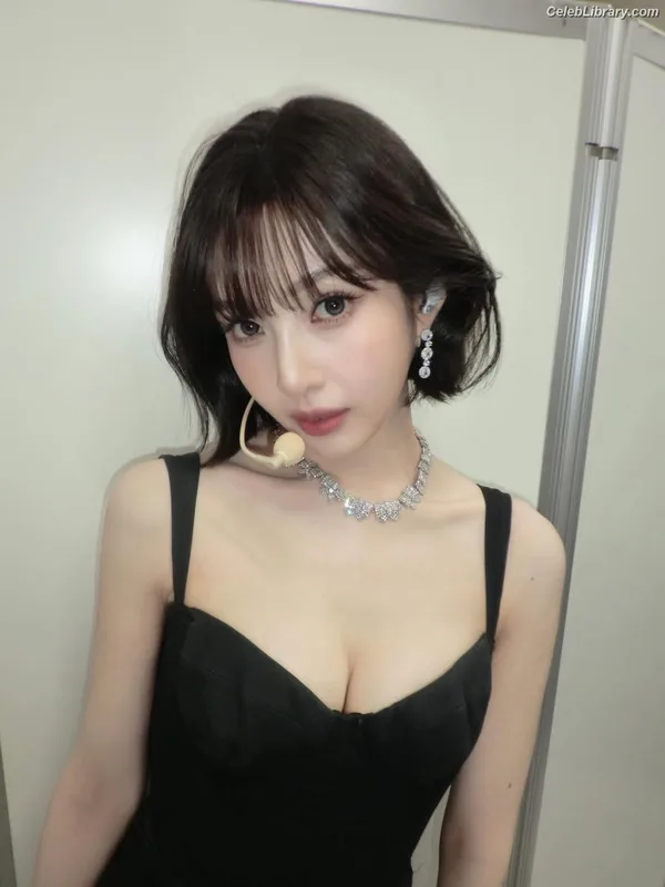 Park Soo-young (Joy - Red Velvet) photo 24 of 347