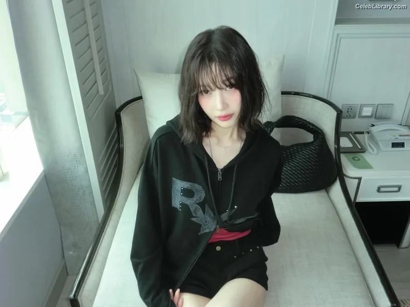 Park Soo-young (Joy - Red Velvet) photo 4 of 347