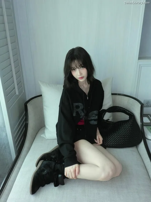Park Soo-young (Joy - Red Velvet) photo 13 of 347