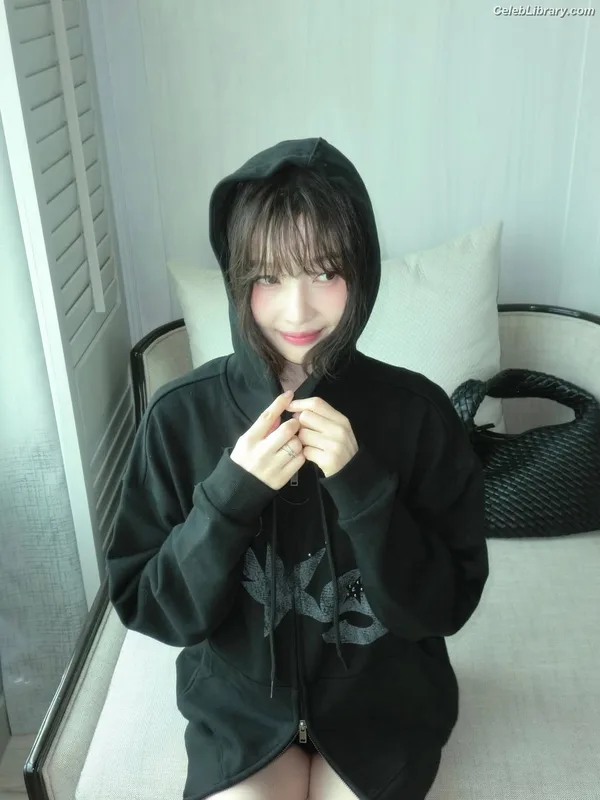 Park Soo-young (Joy - Red Velvet) photo 15 of 347