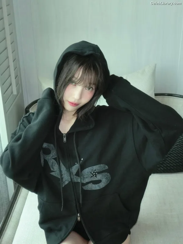 Park Soo-young (Joy - Red Velvet) photo 16 of 347