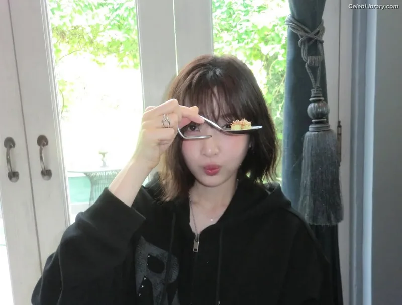 Park Soo-young (Joy - Red Velvet) photo 3 of 347