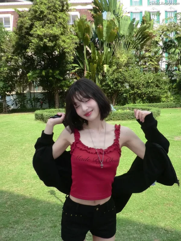 Park Soo-young (Joy - Red Velvet) photo 6 of 347