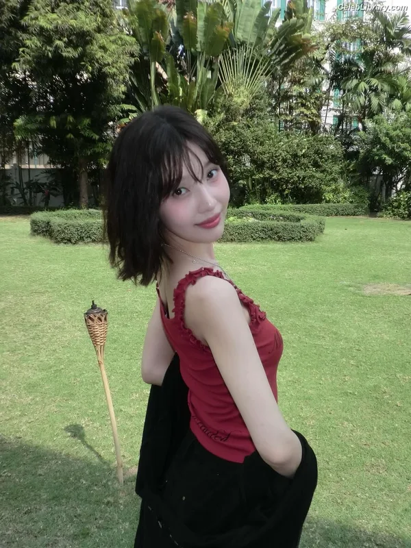Park Soo-young (Joy - Red Velvet) photo 7 of 347