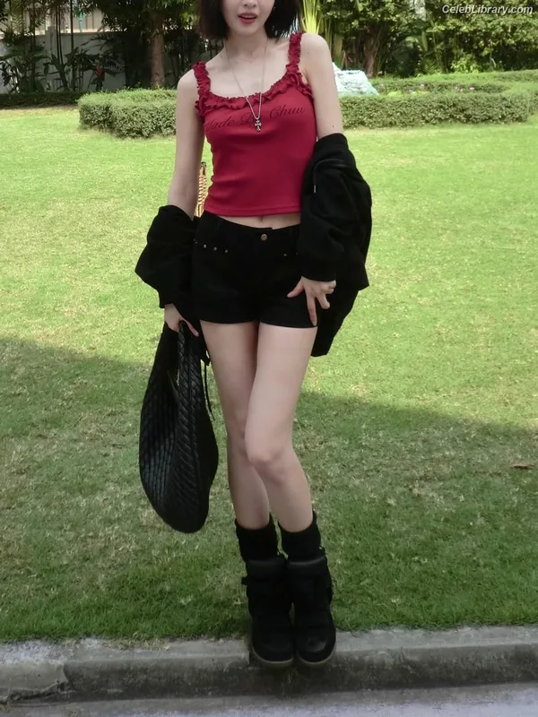 Park Soo-young (Joy - Red Velvet) photo 8 of 347
