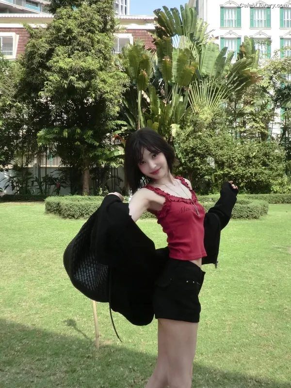 Park Soo-young (Joy - Red Velvet) photo 11 of 347