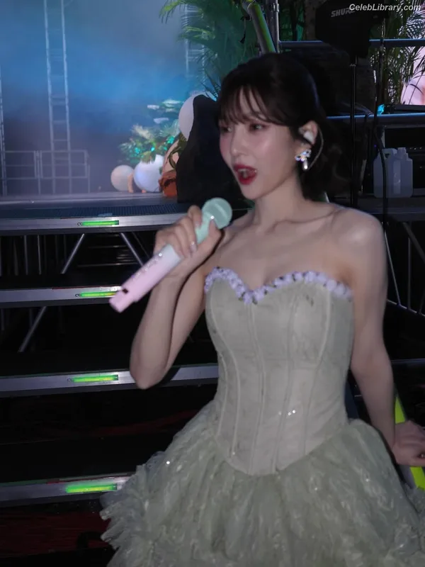 Park Soo-young (Joy - Red Velvet) photo 16 of 347