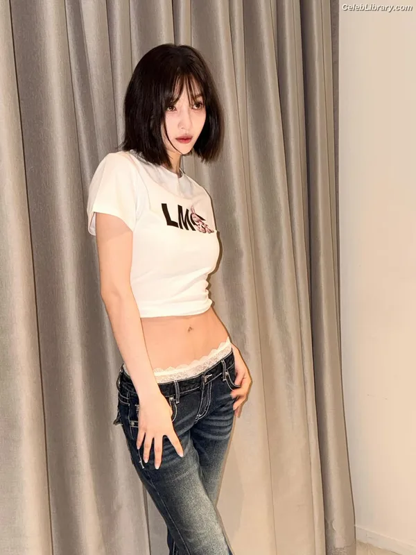 Park Soo-young (Joy - Red Velvet) photo 22 of 347
