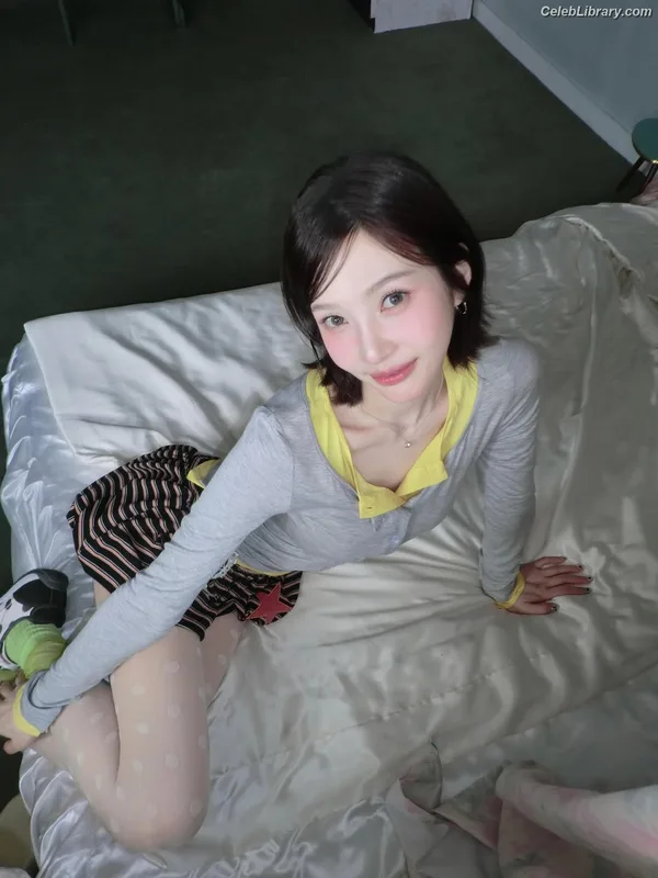 Park Soo-young (Joy - Red Velvet) photo 8 of 347