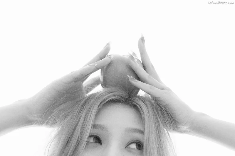 Park Soo-young (Joy - Red Velvet) photo 1 of 347