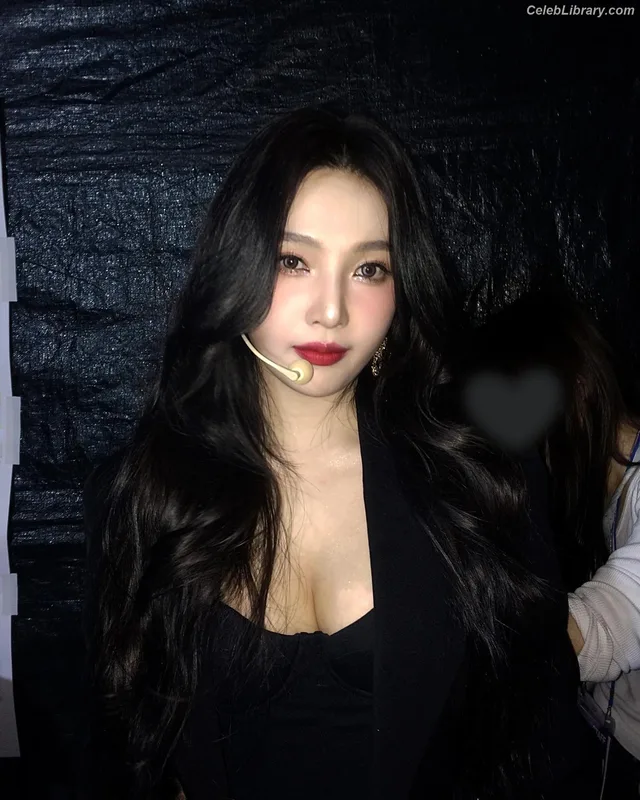 Park Soo-young (Joy - Red Velvet) photo 12 of 347