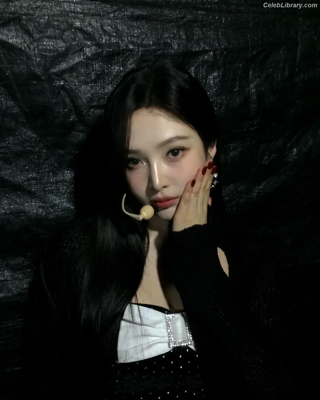 Park Soo-young (Joy - Red Velvet) photo 17 of 347