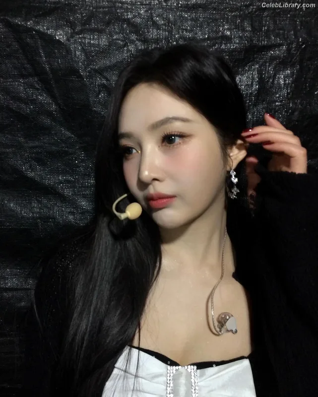 Park Soo-young (Joy - Red Velvet) photo 18 of 347