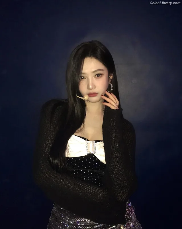 Park Soo-young (Joy - Red Velvet) photo 21 of 347