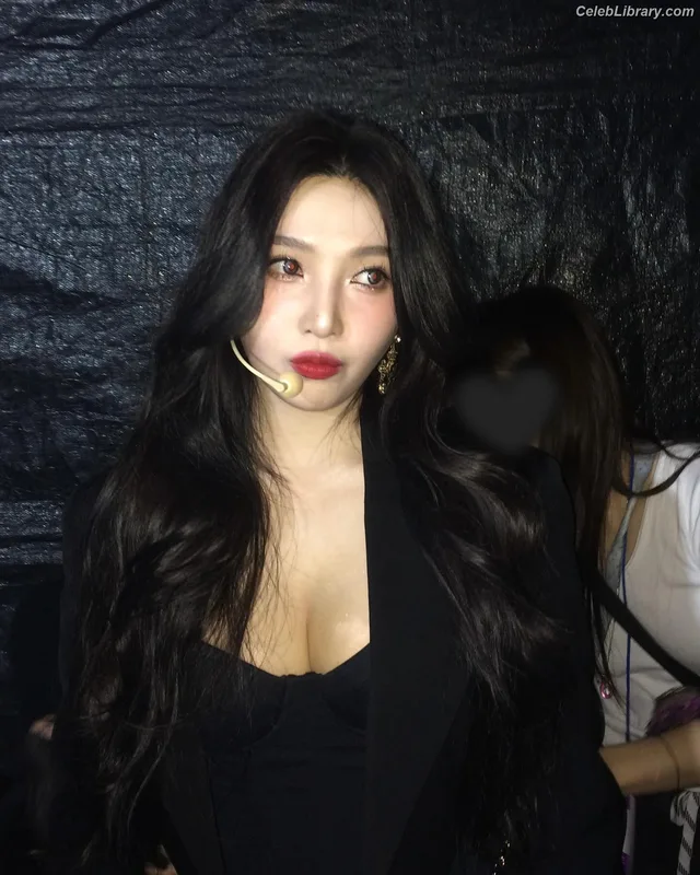 Park Soo-young (Joy - Red Velvet) photo 1 of 347