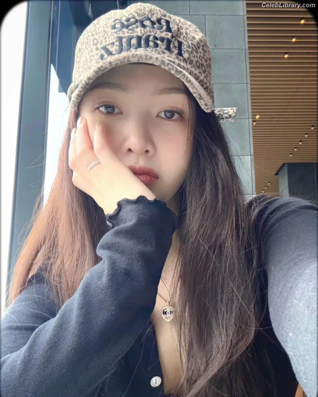 Park Soo-young (Joy - Red Velvet) photo 7 of 347