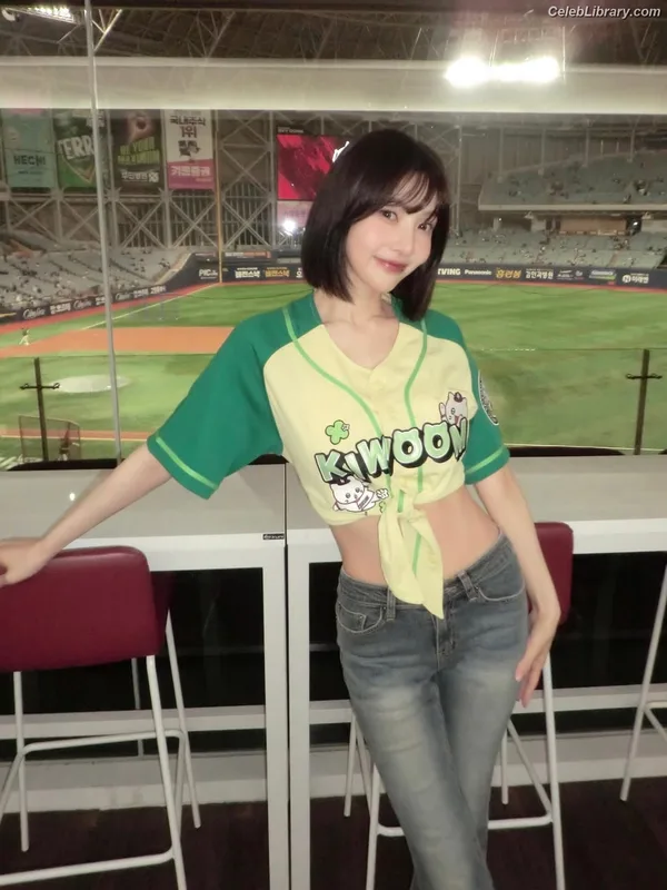 Park Soo-young (Joy - Red Velvet) photo 16 of 347