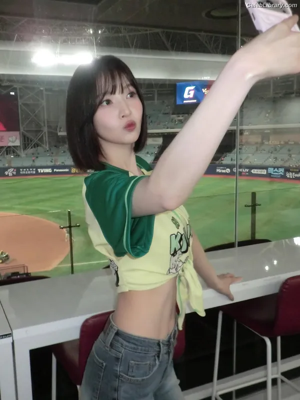Park Soo-young (Joy - Red Velvet) photo 22 of 347