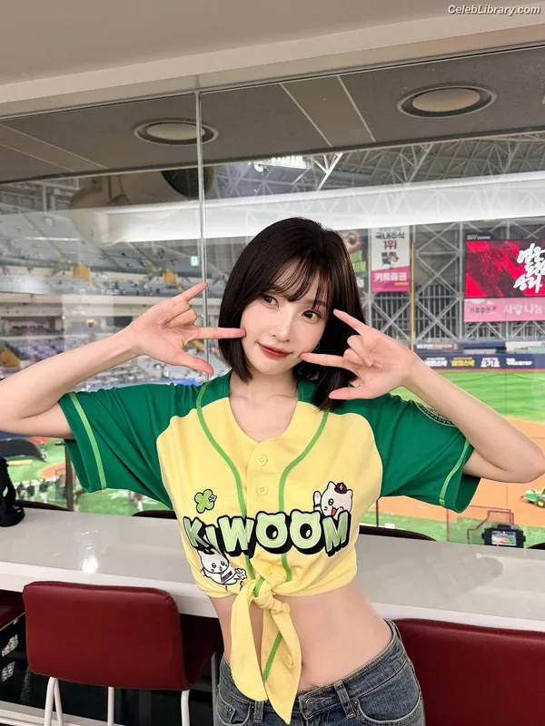 Park Soo-young (Joy - Red Velvet) photo 23 of 347