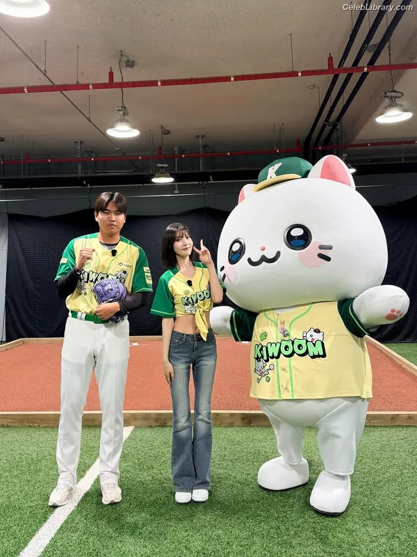 Park Soo-young (Joy - Red Velvet) photo 24 of 347
