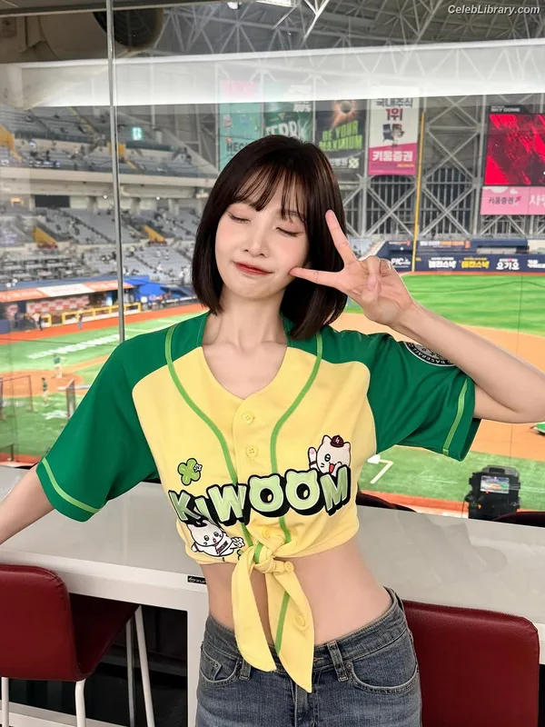 Park Soo-young (Joy - Red Velvet) photo 2 of 347