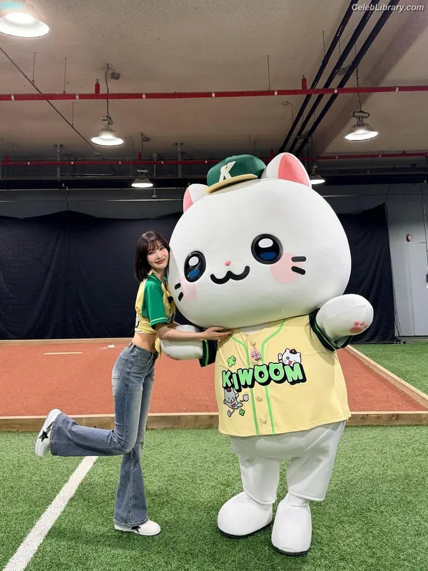 Park Soo-young (Joy - Red Velvet) photo 6 of 347