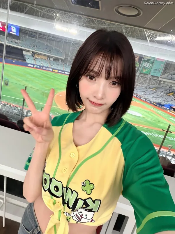 Park Soo-young (Joy - Red Velvet) photo 7 of 347