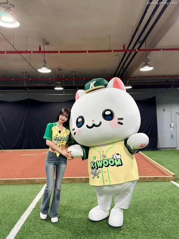 Park Soo-young (Joy - Red Velvet) photo 14 of 347