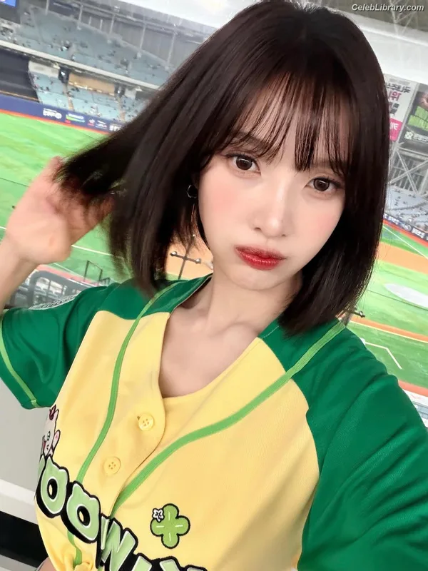 Park Soo-young (Joy - Red Velvet) photo 16 of 347