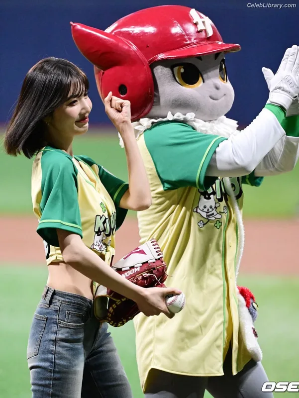 Park Soo-young (Joy - Red Velvet) photo 17 of 347