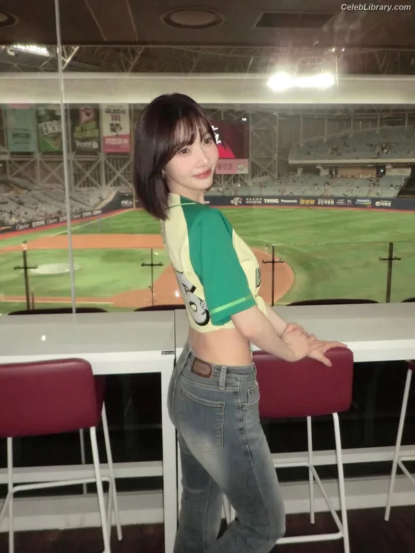 Park Soo-young (Joy - Red Velvet) photo 21 of 347