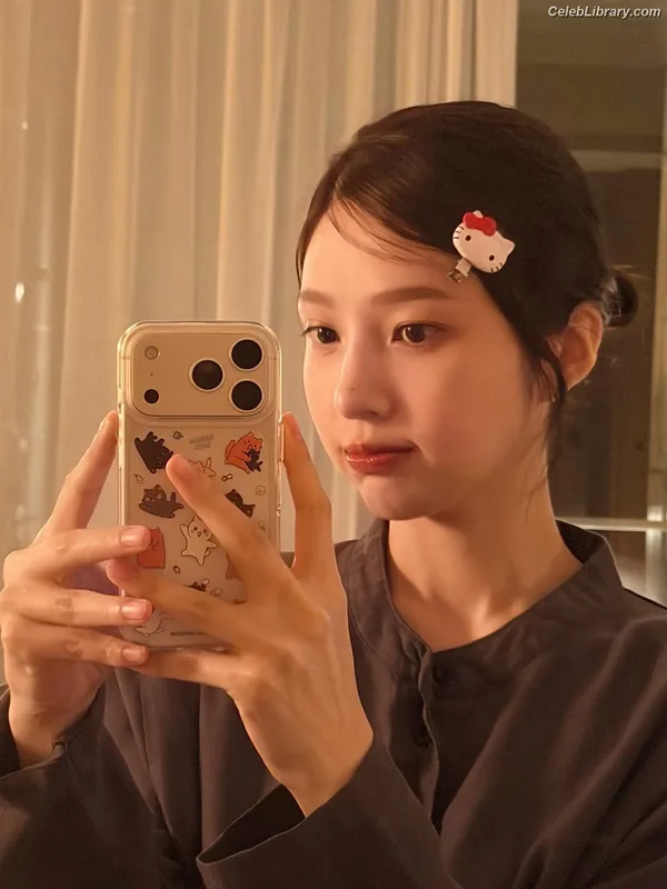 Park Soo-young (Joy - Red Velvet) photo 23 of 347