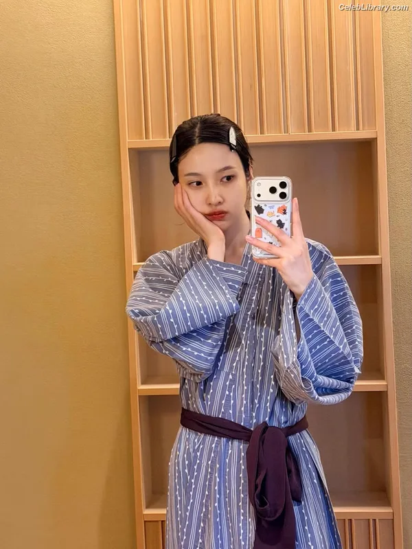 Park Soo-young (Joy - Red Velvet) photo 2 of 347