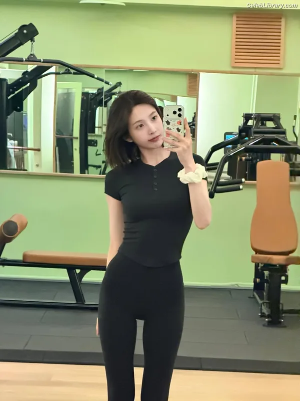 Park Soo-young (Joy - Red Velvet) photo 14 of 347