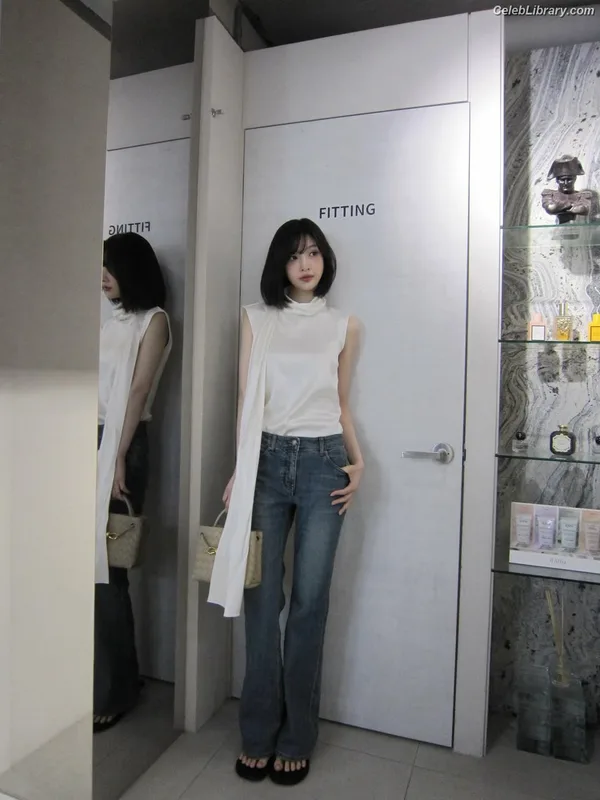 Park Soo-young (Joy - Red Velvet) photo 17 of 347