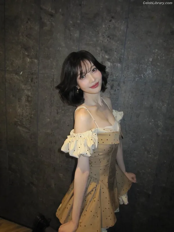 Park Soo-young (Joy - Red Velvet) photo 4 of 347