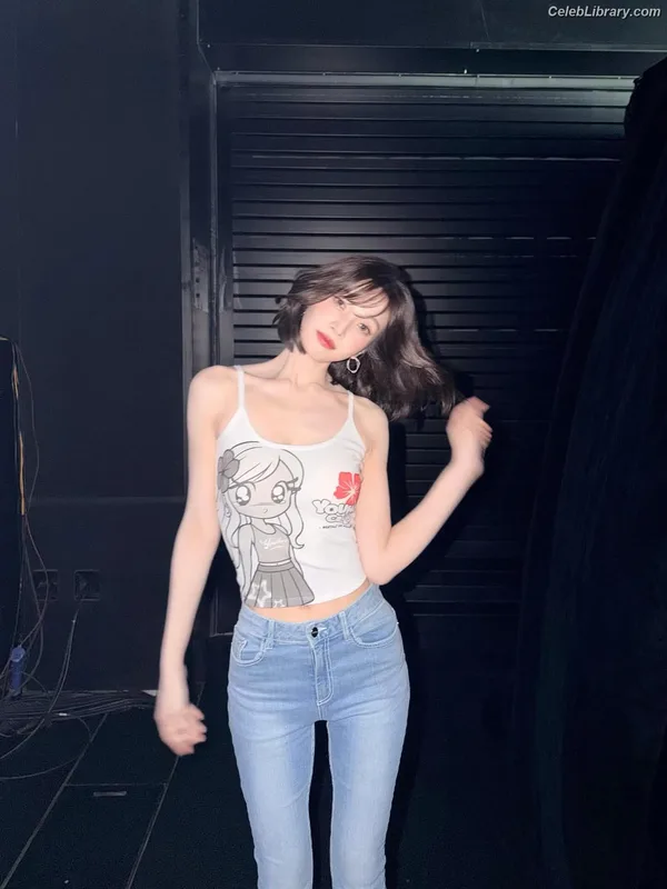 Park Soo-young (Joy - Red Velvet) photo 7 of 347