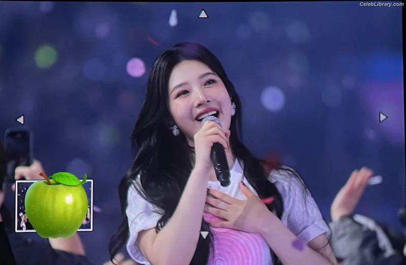Park Soo-young (Joy - Red Velvet) photo 21 of 347