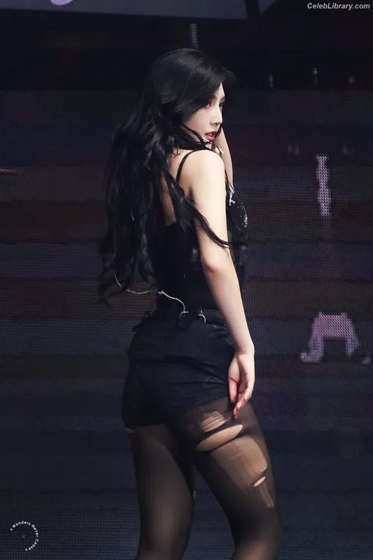 Park Soo-young (Joy - Red Velvet) photo 9 of 347