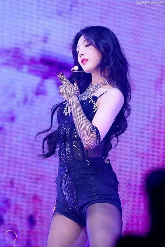 Park Soo-young (Joy - Red Velvet) photo 17 of 347