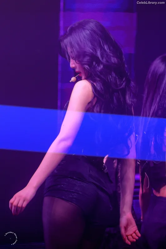 Park Soo-young (Joy - Red Velvet) photo 1 of 347