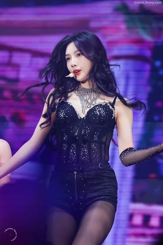 Park Soo-young (Joy - Red Velvet) photo 5 of 347