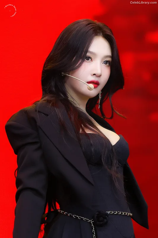 Park Soo-young (Joy - Red Velvet) photo 10 of 347