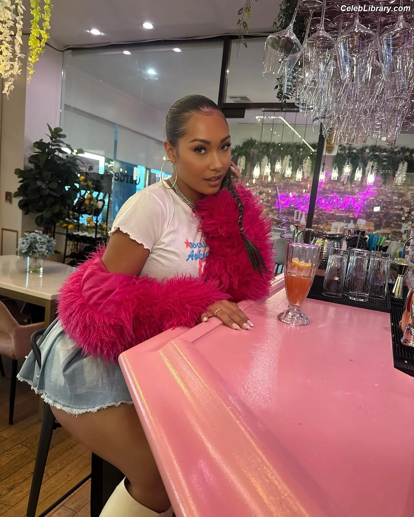 Parker McKenna Posey photo 6 of 797