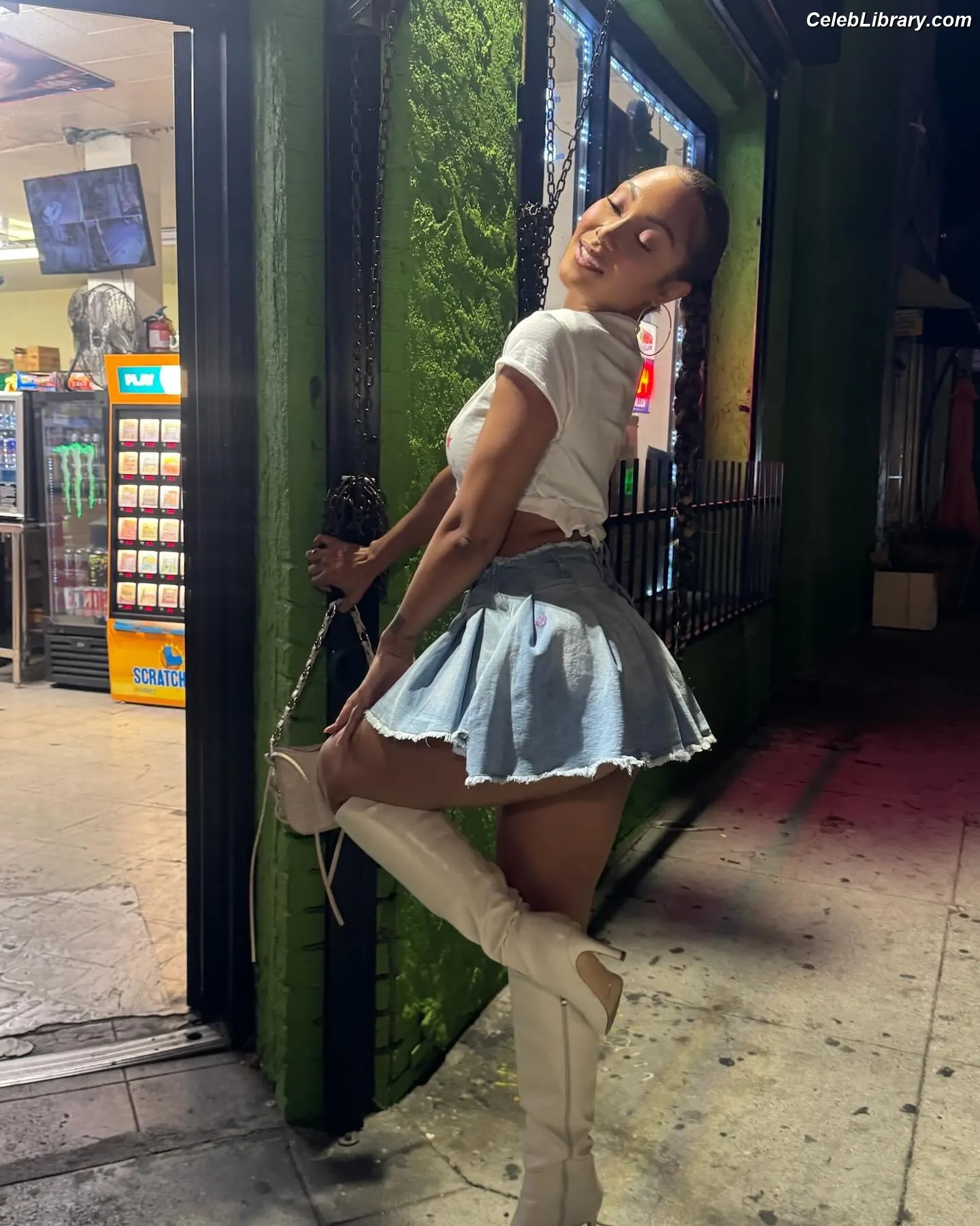Parker McKenna Posey photo 1 of 797